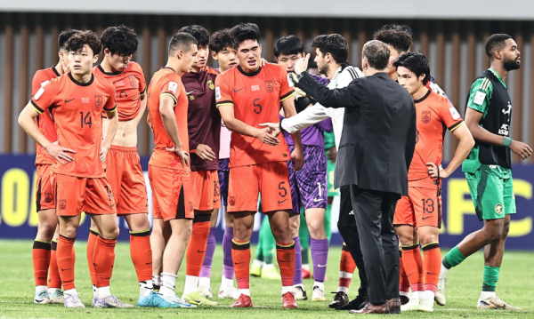 3-2绝杀西班牙！世青赛首个四强出身，球员哭成泪人，中国队缺席