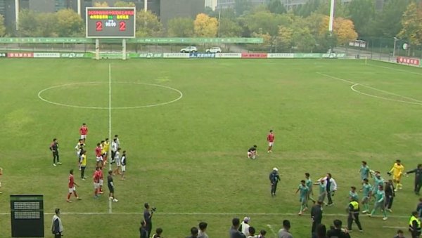 官方：山西崇德荣海主场不雅众向敌手投掷饱读槌，被通报月旦