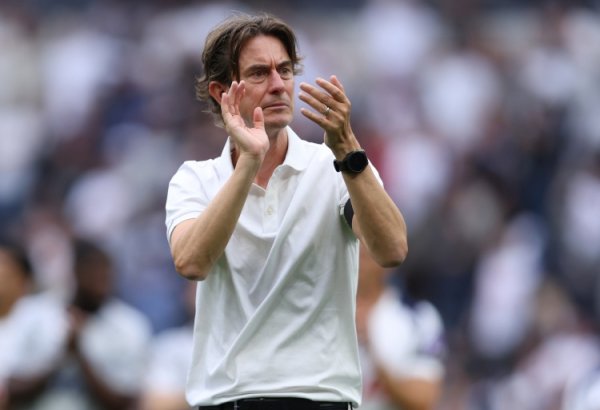 弗兰克：库杜斯能否出战曼联不细目 西蒙斯仍有好多进步空间