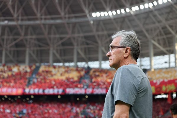 伊万捏教生计：看成助教获寰宇杯季军，指令山东赢得中超冠军