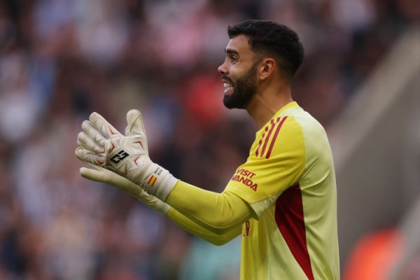 曼联含金量还在提升！拉亚首轮7次扑救，而后9轮场均仅1扑救