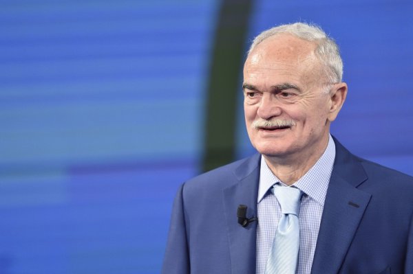 马佐拉：劳塔罗是着实的队长就像我雷同，但愿他能捧起大耳朵杯